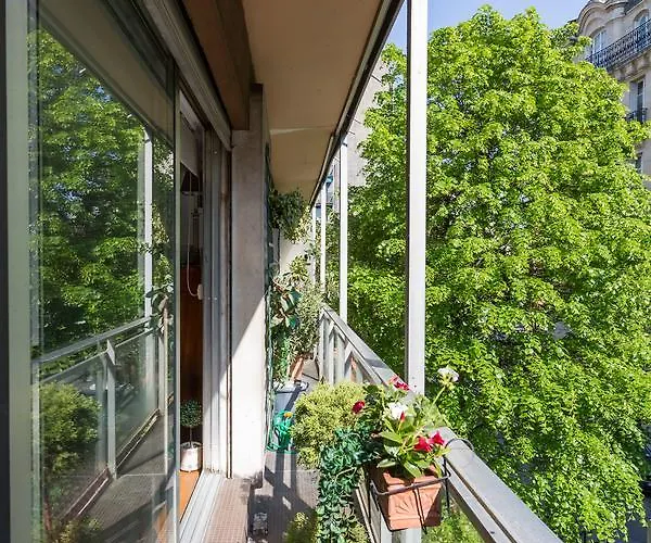 Apartment Veeve - Colourful On Rue Singer *